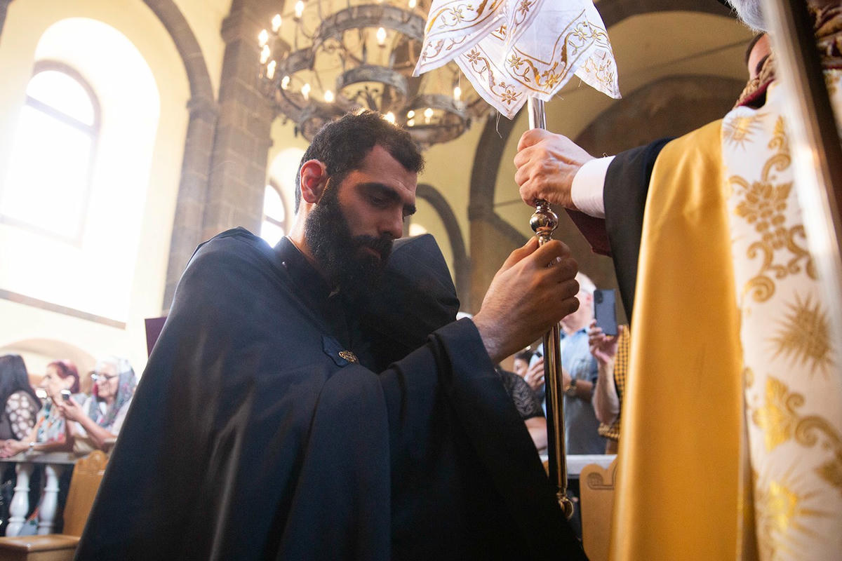 Յարութիւն Աբեղան Օշականի մէջ վարդապետական գաւազան ստացաւ