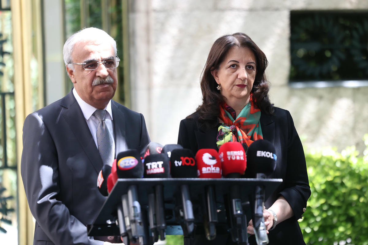 İmralı Heyeti'nden Öcalan mesajı: Demokratik toplum, barış ve entegrasyon, sürecin üç kilit kavramı