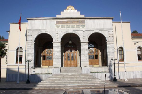 Տարօրինակ հանդիպում, տարօրինակ պատգամներ