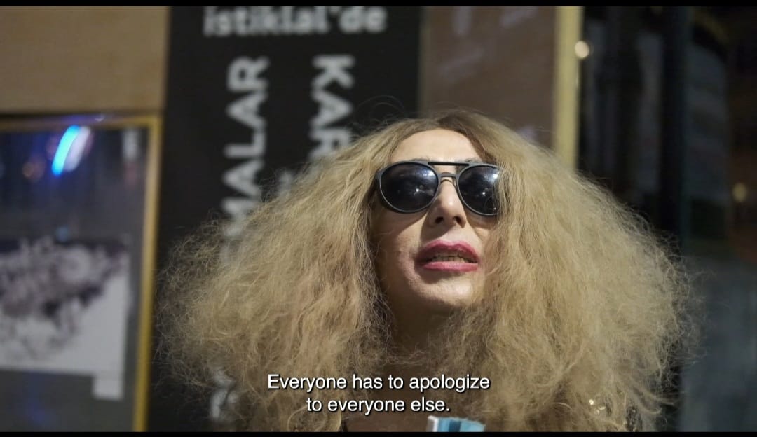 "Bana Nasıl Yaklaşıyorsun?": Jilet Sebahat’ın Beyoğlu’su