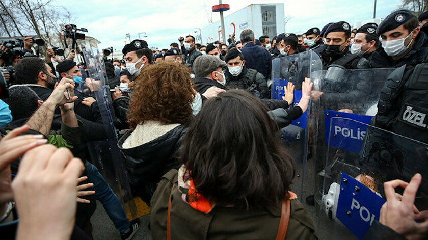 Kadıköy'de gözaltına alınan iki kişi tutuklandı