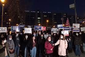 Kadıköy'de gözaltına alınan iki kişi tutuklandı