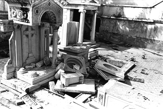 Mezardan saçılan kemikler ve milli devamlılık