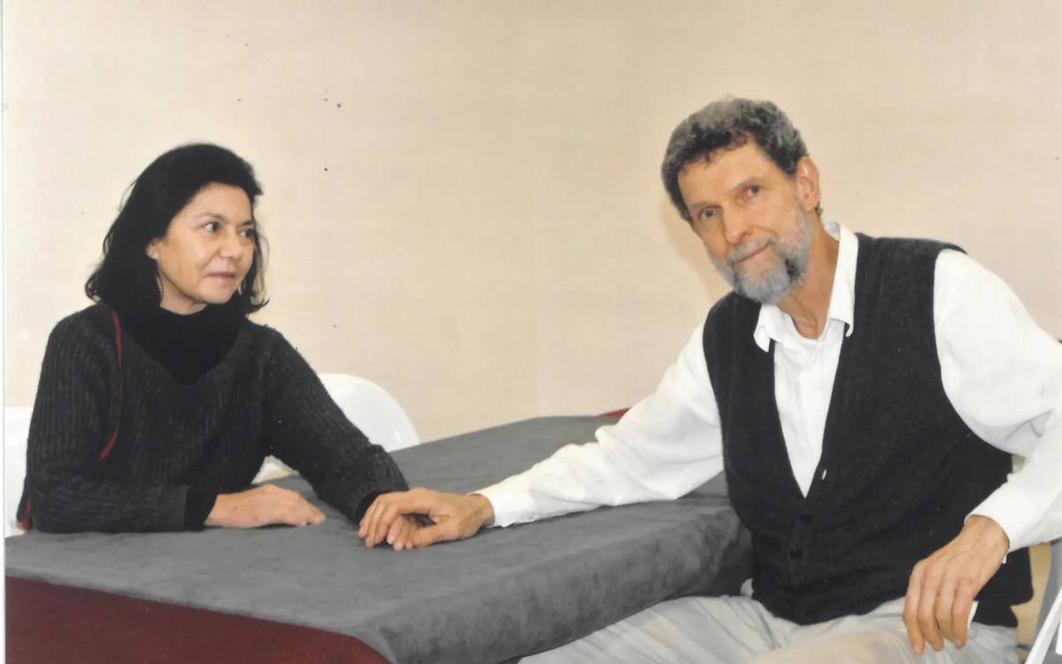 Osman Kavala, açık görüş günü Silivri Cezaevi'nde eşi Ayşe Buğra ile