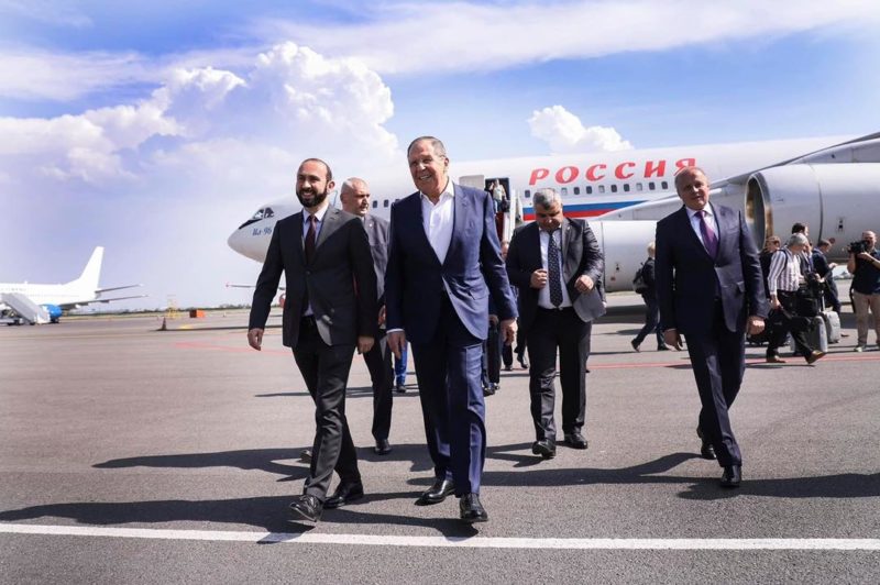 Lavrov'dan ulaşım  hatları konusunda "egemenlik" vurgusu