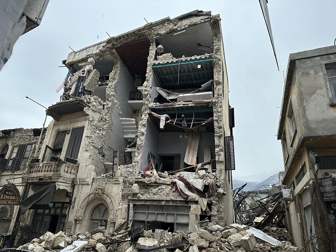 Toz, moloz, rüzgar ve yine toz