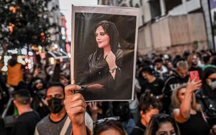 İran'da Mahsa Jina Amini için gösteriler: Ölü sayısı artıyor