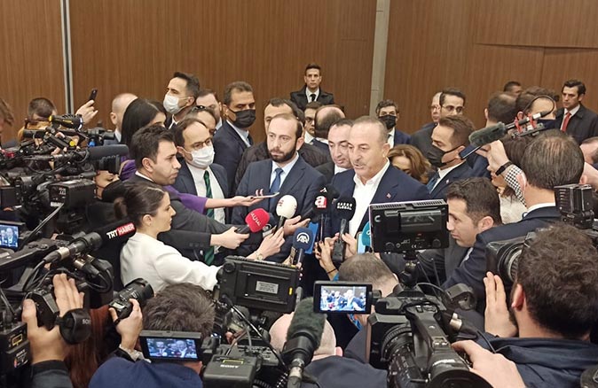 Mirzoyan ve Çavuşoğlu Antalya'da görüştü
