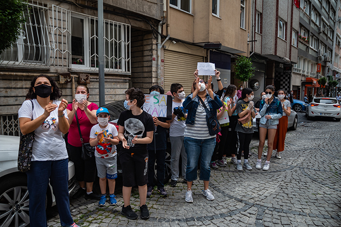 Esayan: Evimiz, ailemiz