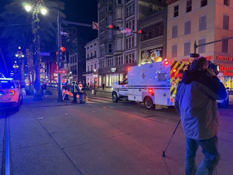 ABD New Orleans'ta bir kişi aracıyla yılbaşı kutlayan kalabalığın arasına daldı ve ateş açtı: 15 can kaybı