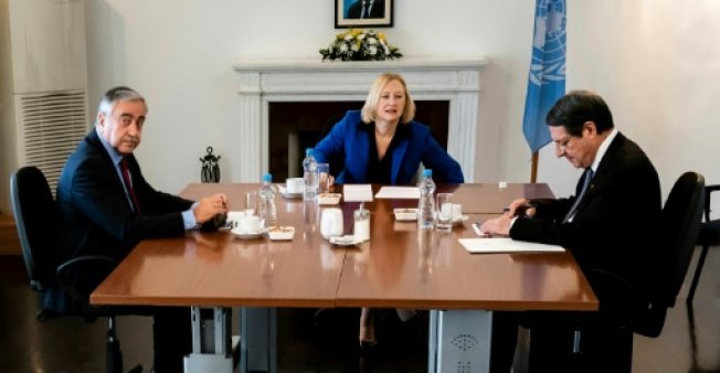 Kıbrıs'ta Kuzey ve Güney arasında iki yeni kapı