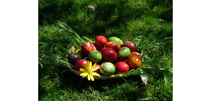 Զատկէ Զատիկ է՜, նաւակատիկ է՜, չամչի հատիկ է