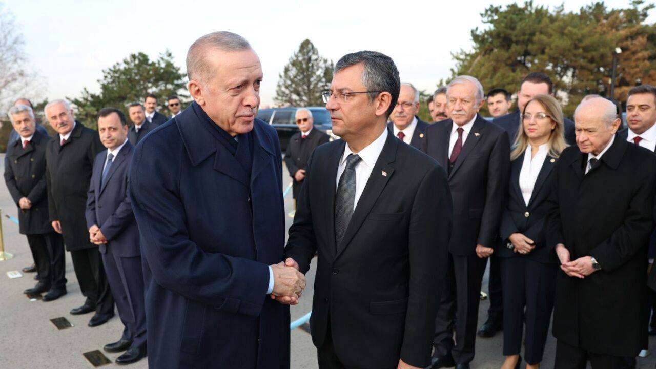 İktidar ile muhalefet arasında belediye borçları polemiği büyüyor