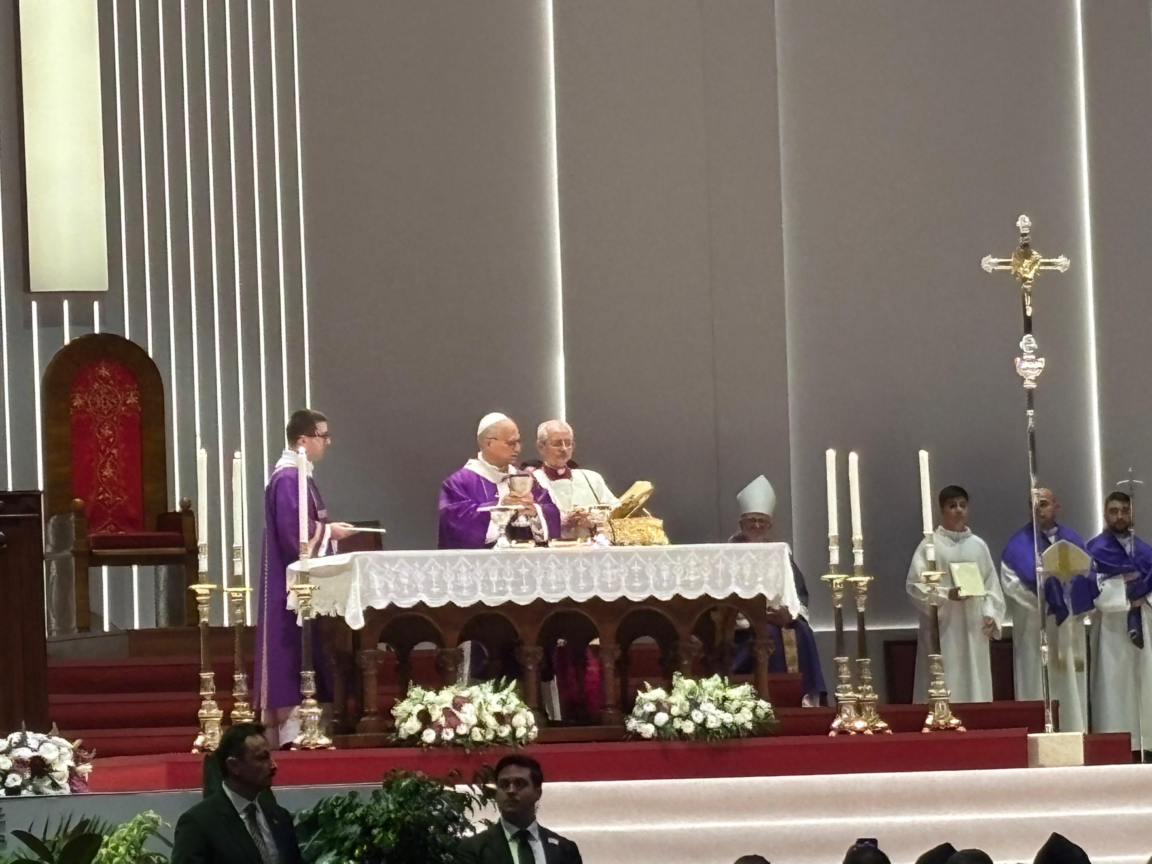 Hıristiyanlar 1700 yıl sonra aynı sunağın etrafında: Coşku, inanç ve birlik…