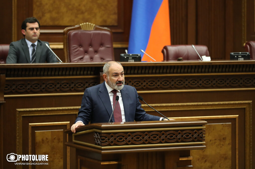 Paşinyan'dan hava sahası krizine neden olan anıt hakkında değerlendirme