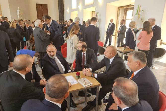 Prag'da Paşinyan, Aliyev, Erdoğan sohbeti