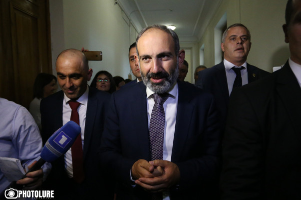 Paşinyan yeni kabinesini belirlemeye başladı