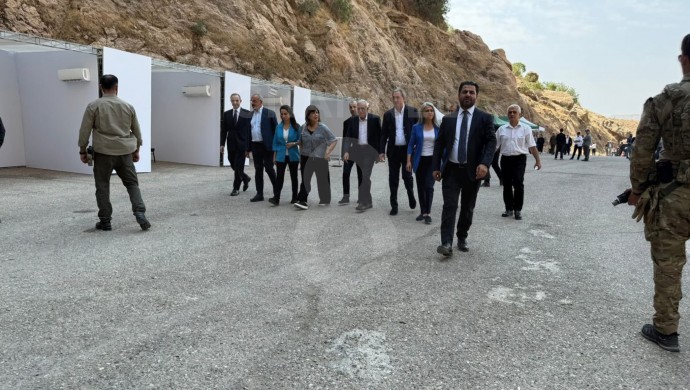 PKK  üyesi ilk grup silah bıraktı: Silahlarımızı özgür irademizle imha ediyoruz