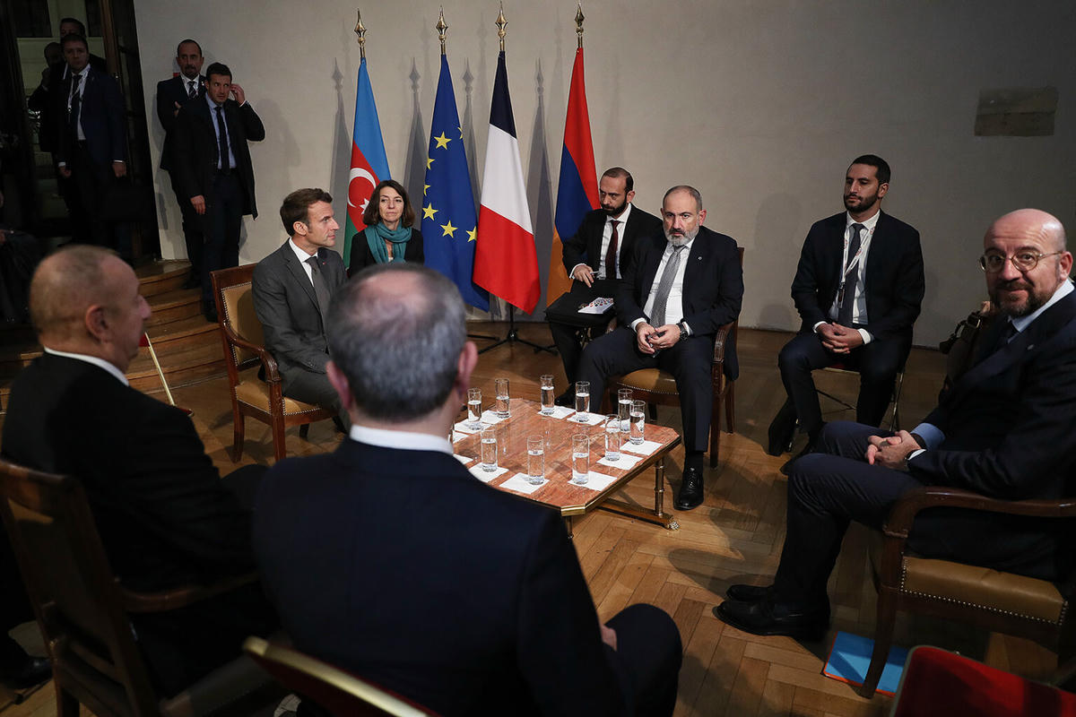 Prag Zirvesi’nden sonra bölgede yeni dengeler