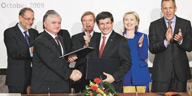 Թրքական եւ Հայկական Պատումներու Բախումը