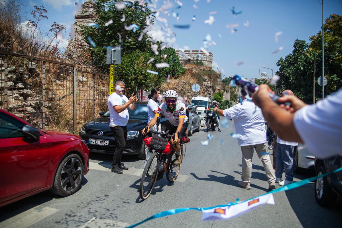 Roni Kolukısayan Topkapı Okulu'na vardı