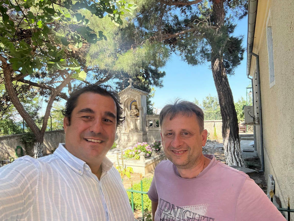 Ari Çolak ve Diamandis Komvopoulos