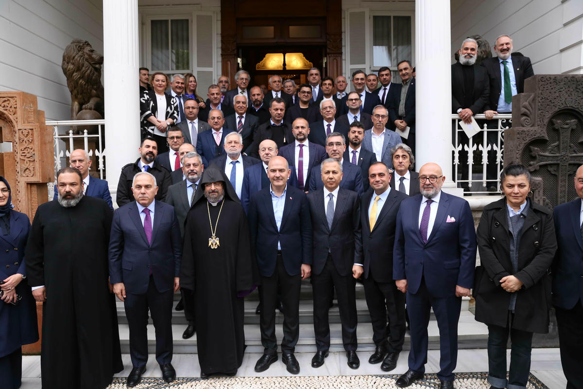 İçişleri Bakanı Soylu'dan Patrikhane'ye ziyaret