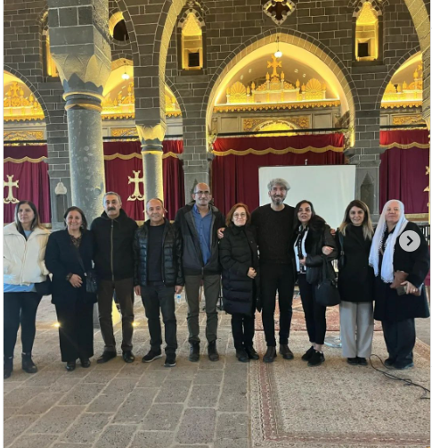 Երաժշտութիւն՝ Սուրբ Կիրակոսի կամարներուն ներքեւ