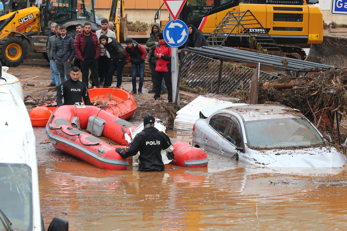 Sel felaketinde ölenlerin sayısı 20'ye yükseldi