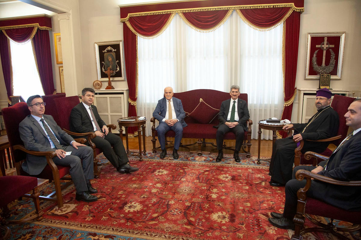 Vakıflar Genel Müdürü Patrikhane'yi ziyaret etti