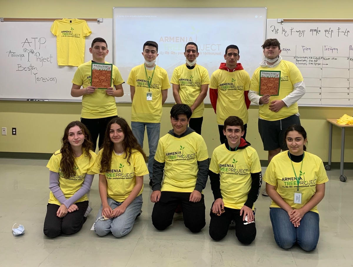 Հայկական Ճեմարանը ծառատունկով կը տօնէ իր անդրանիկ տարեվերջը