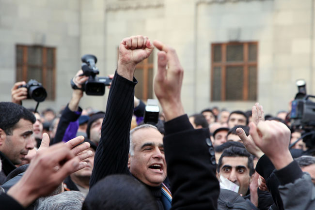 Hovannisyan sonuçları seçmenleriyle değerlendirdi