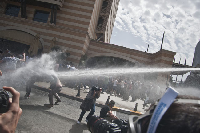 Taksim’de polisten ikinci saldırı 