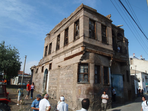 Kilikya yolunda gezginlerin ayak izleri  