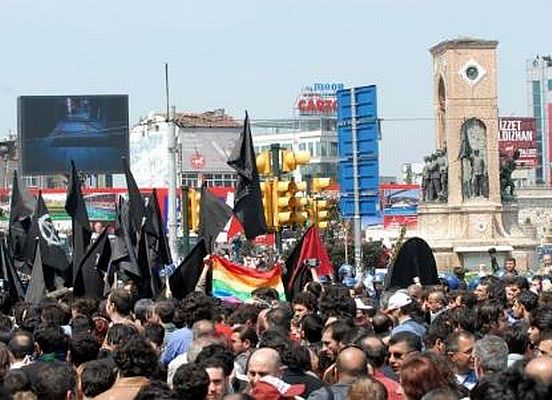 İstanbul Valisi Mutlu: 1 Mayıs Taksim'de kutlanacak