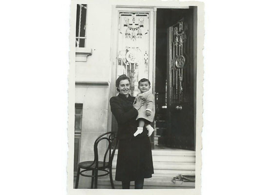 Olimpos  Gazozları ve  Bazlamacı  Apartmanı eşliğinde  6-7 Eylül’ün  hikâyesi