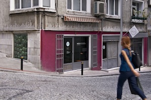 “Sokağın başındaki minik birahane ya kapanırsa?”