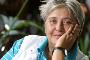 Sevin Okyay: Herkes yazdığına göre yakında okur kalmayacak  