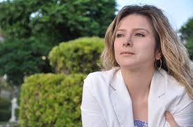 Çapraz Ateş Altındaki Kadın: Samar Yazbek  