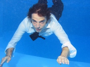 Çivisi çıkmış yerkürede yaşamaktan sıkılanların sesi