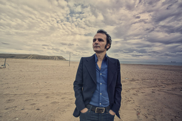 Gökyüzü Masmavi’de “ciğerim yanıyor” ve “tenim tenime” durumları yok