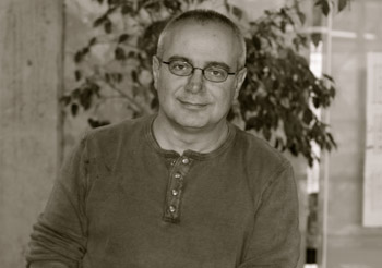 Haller durağı // Murat Paker röportajı: “Siyah-beyaz insan çok, bize griler ve renkler lazım”