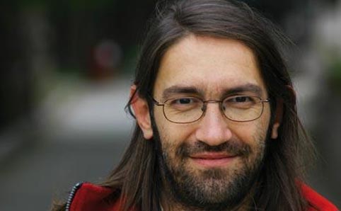 ‘Yapacak bir şey yok Türkiye’de müzik kitabı satmıyor’