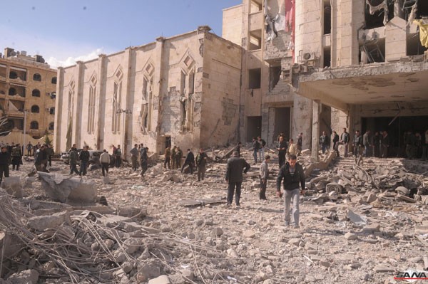 Suriye ordusu, Halep ve çevre beldelerini bombalıyor