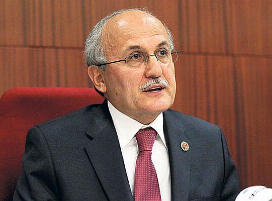 İlk mesajı sivil anayasaya destek oldu