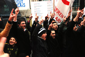 Alperenler Fransa’yı tehdit etti