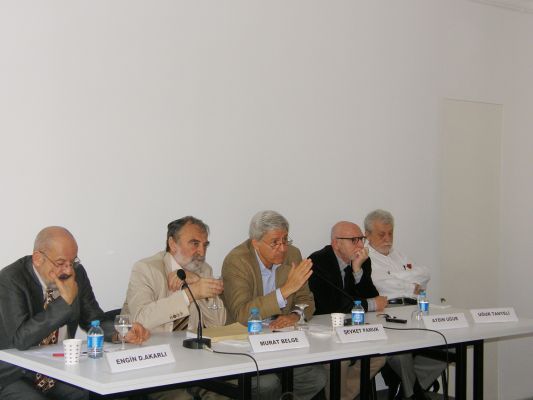 ‘Ayasofya müze olarak kalmalıdır’