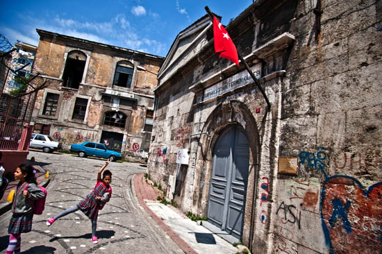 Baronyan’ın  mahallelerinde bugünün İstanbul’uyla gezinti