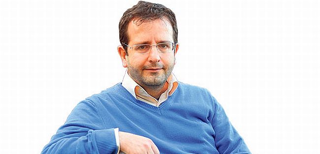 Berat Özipek: 'Türk yalanına sessiz kalma!'