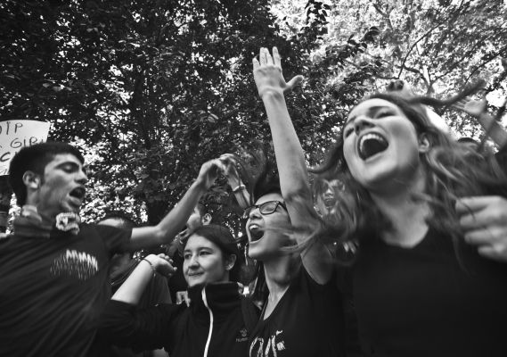 Kimsenin askeri olmayanlar özgürlüğün yolunu açıyor